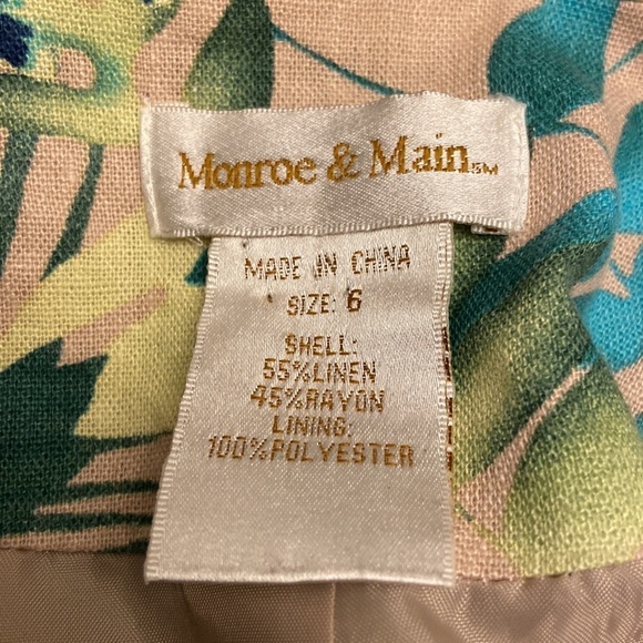 Monroe & Main Tropical Leaf Print Notched Collar Button Closure Linen Blazer - Picture 3 of 5